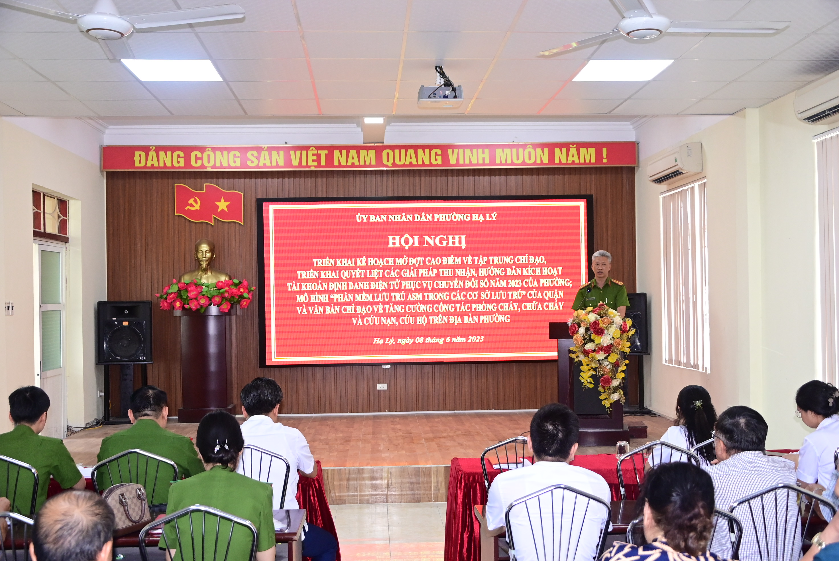 Phường Hạ Lý (Quận Hồng Bàng): Quyết liệt triển khai các giải pháp kích hoạt tài khoản định danh điện tử và tăng cường công tác PCCC